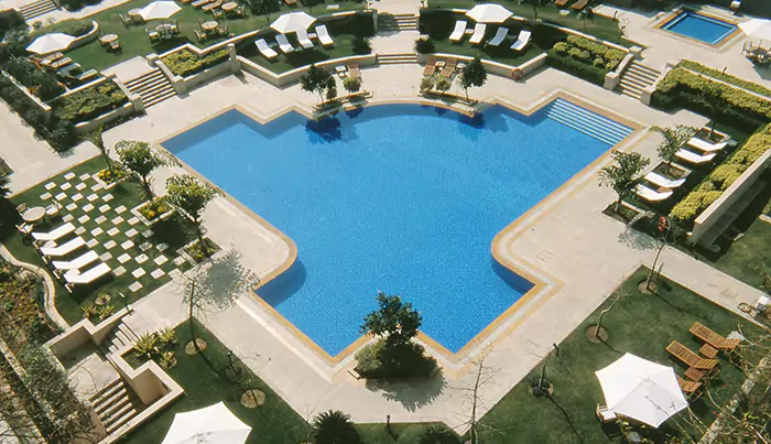 Hotel with Swimming Pool in Delhi